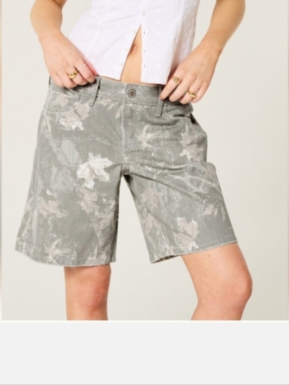 Hollister NWOT Olive Green Camo-Print Low Rise Baggy Shorts/Jorts